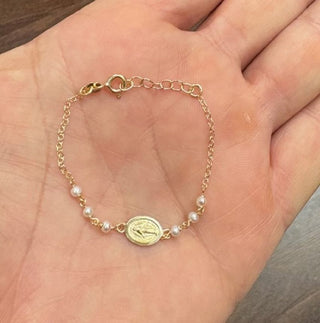 18k Solid Yellow Gold Miraculous Medal and Pearls Bracelet