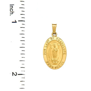 Colgante de medalla de la Virgen de Guadalupe de oro amarillo sólido de 18 quilates