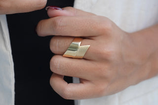 18K Solid Yellow Gold Satin and Polished Design Ring