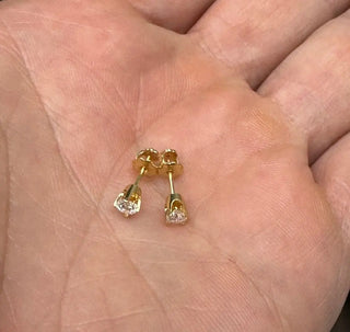 18K Yellow Gold 0.30 twt Diamond Stud Screwback Earrings